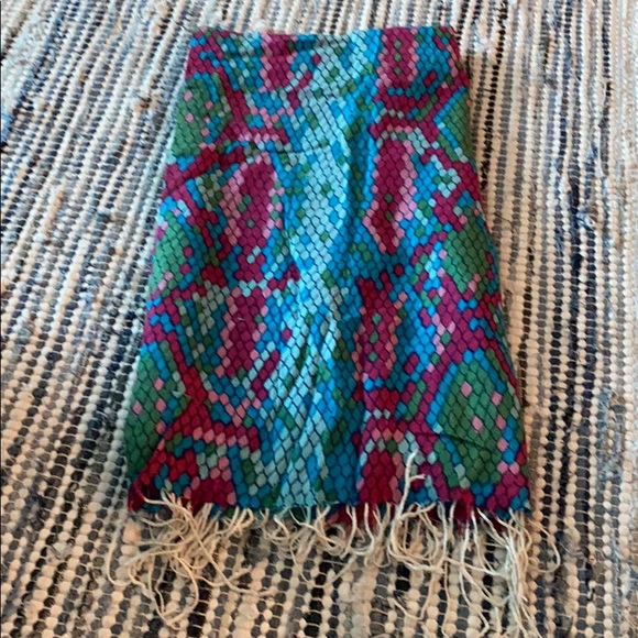 Lilly Pulitzer Murfee Scarf. Like new. - Picture 4 of 4